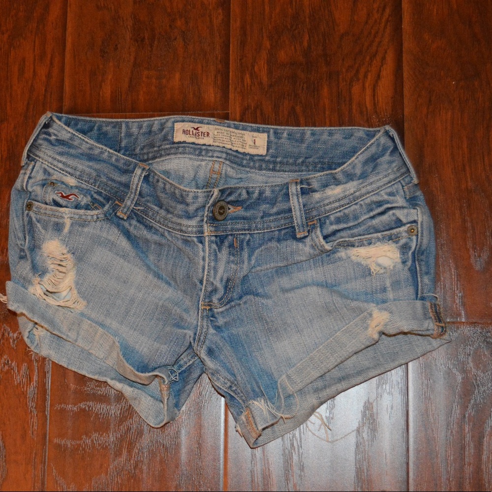 SOLD: Hollister shorts