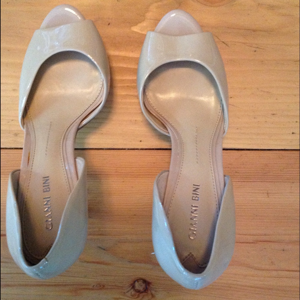 Gianni Bini nude heels
