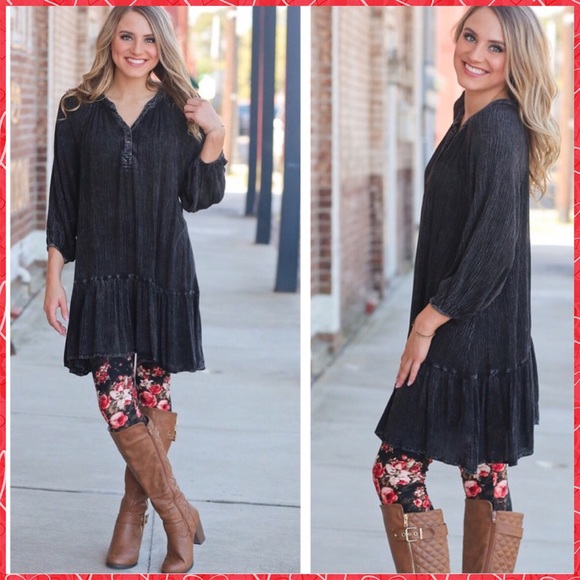 Infinity Raine Tops - 🖤BLACK VINTAGE WASH TUNIC🖤