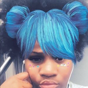 Meet your Posher, Crystal