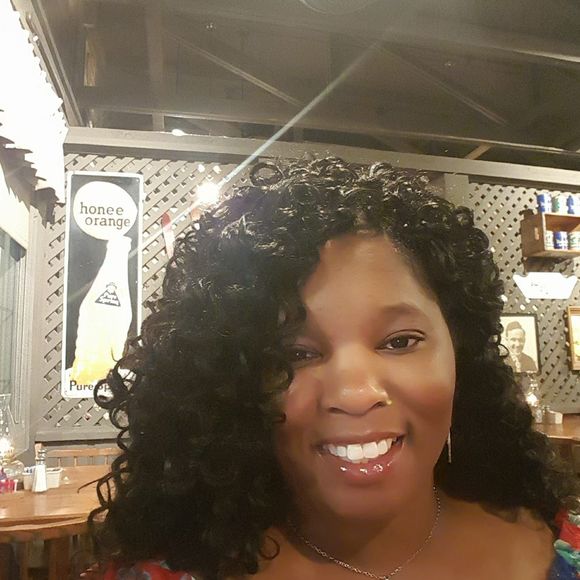 Meet your Posher, Andrella - Picture 1 of 1