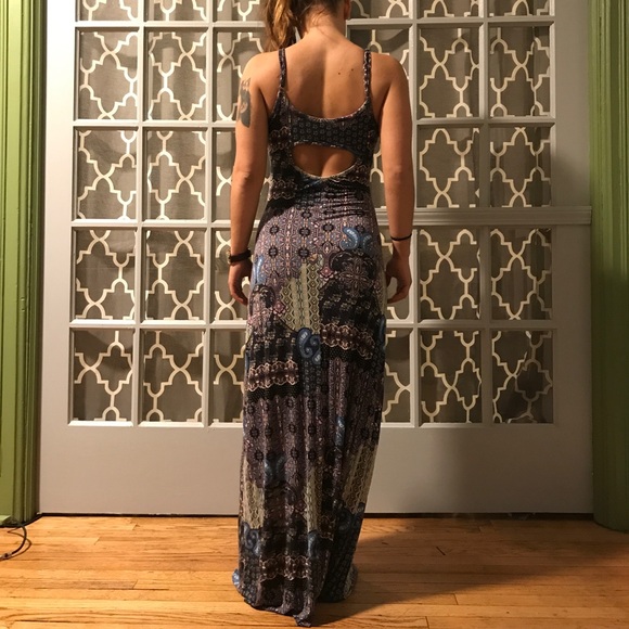 Back-Cut out Maxi Dress - Picture 2 of 2