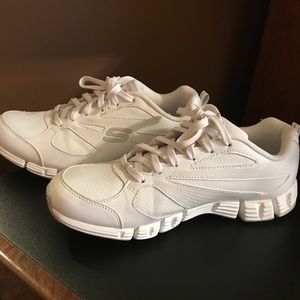 Women's size 7.5 Skechers White Shoes