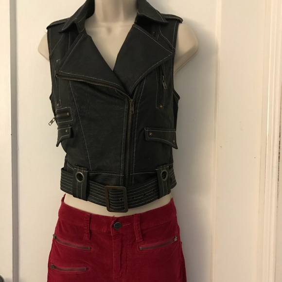 ✨Host Pick✨ Faux Leather Moto Vest - Picture 5 of 8