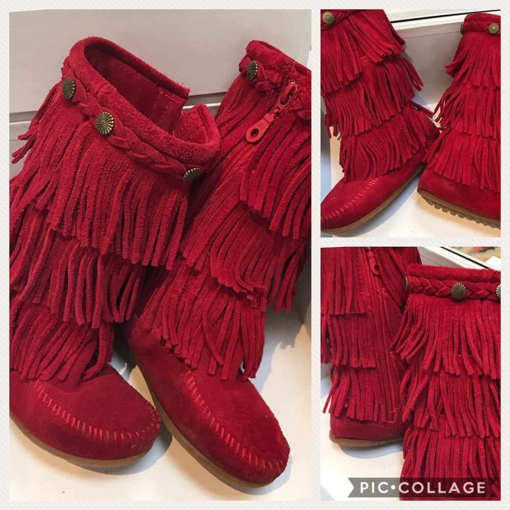 ❤️ Minnetonka red suede fringe booties size 2