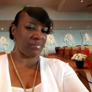 Meet your Posher, Lonette