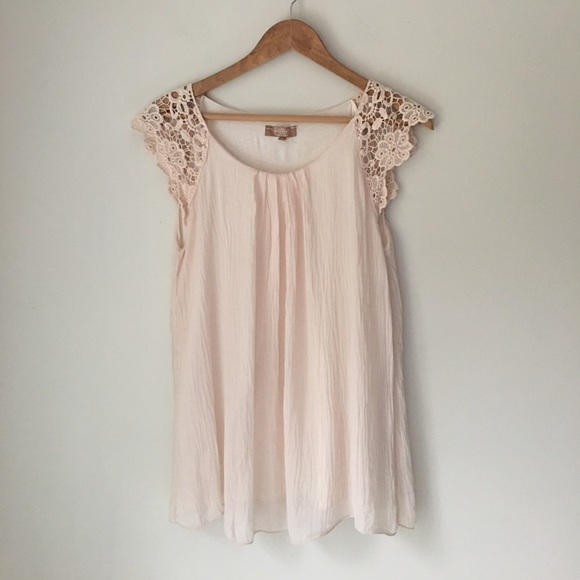 Carla Conti Tops - Carla Conti Blush Pink Silk Crochet Top Size M