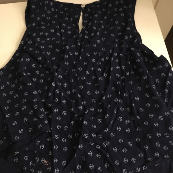 A beautiful top from a designer in Spain - Picture 2 of 4