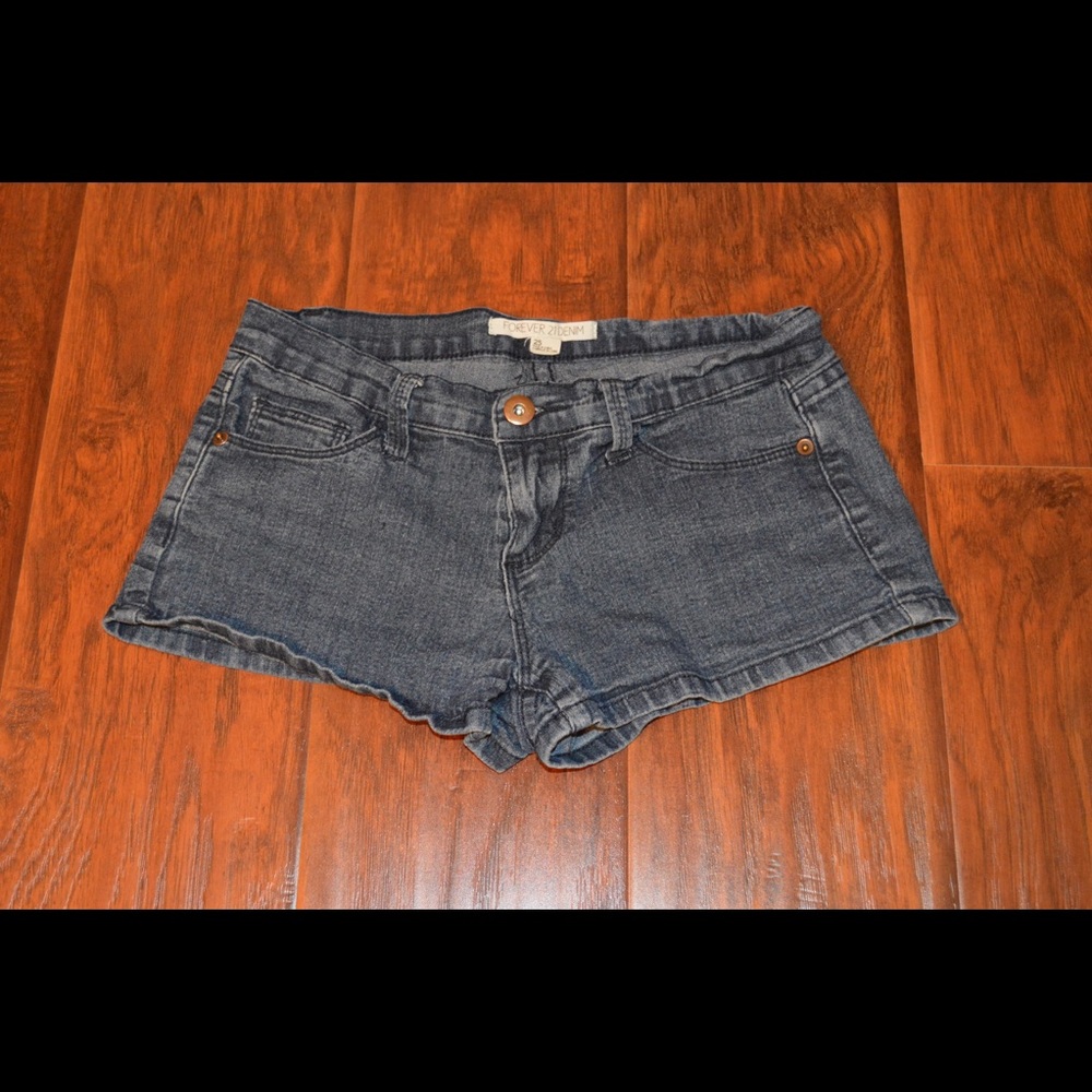 SOLD:Forever 21 shorts