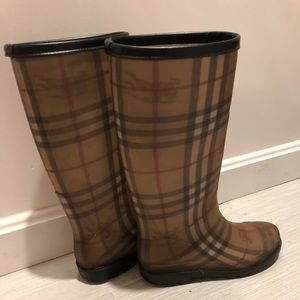 Burberry Rainboots Size 6