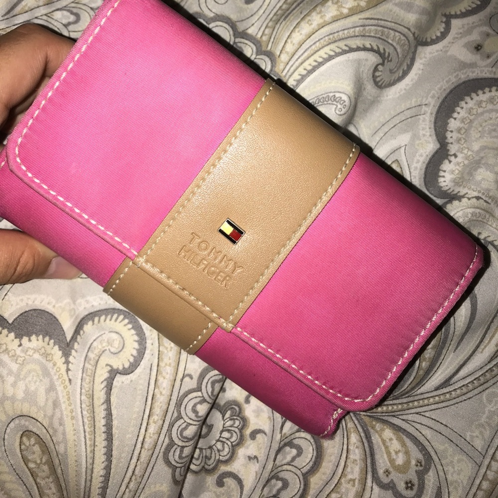 Vintage Tommy Hilfiger wallet