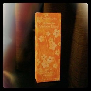 Elizabeth Arden Nectarine Blossom