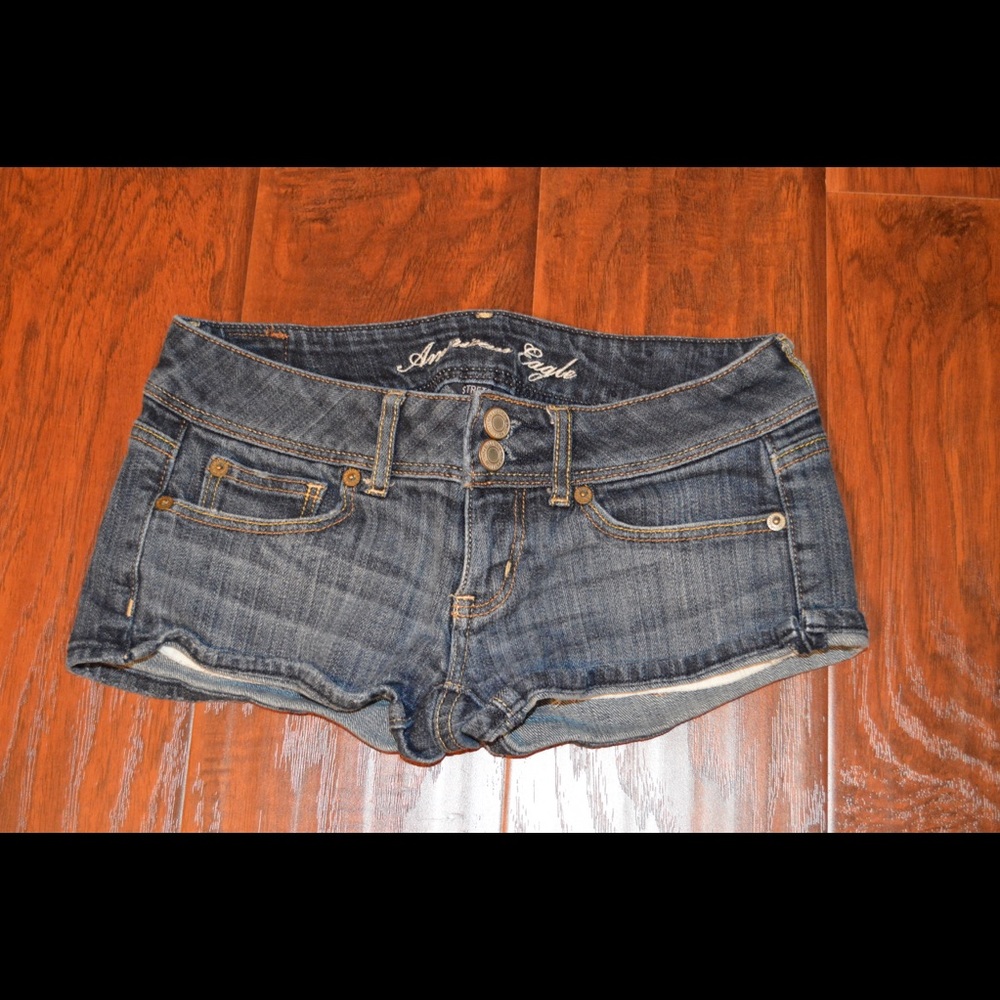 SOLD:American Eagle shorts