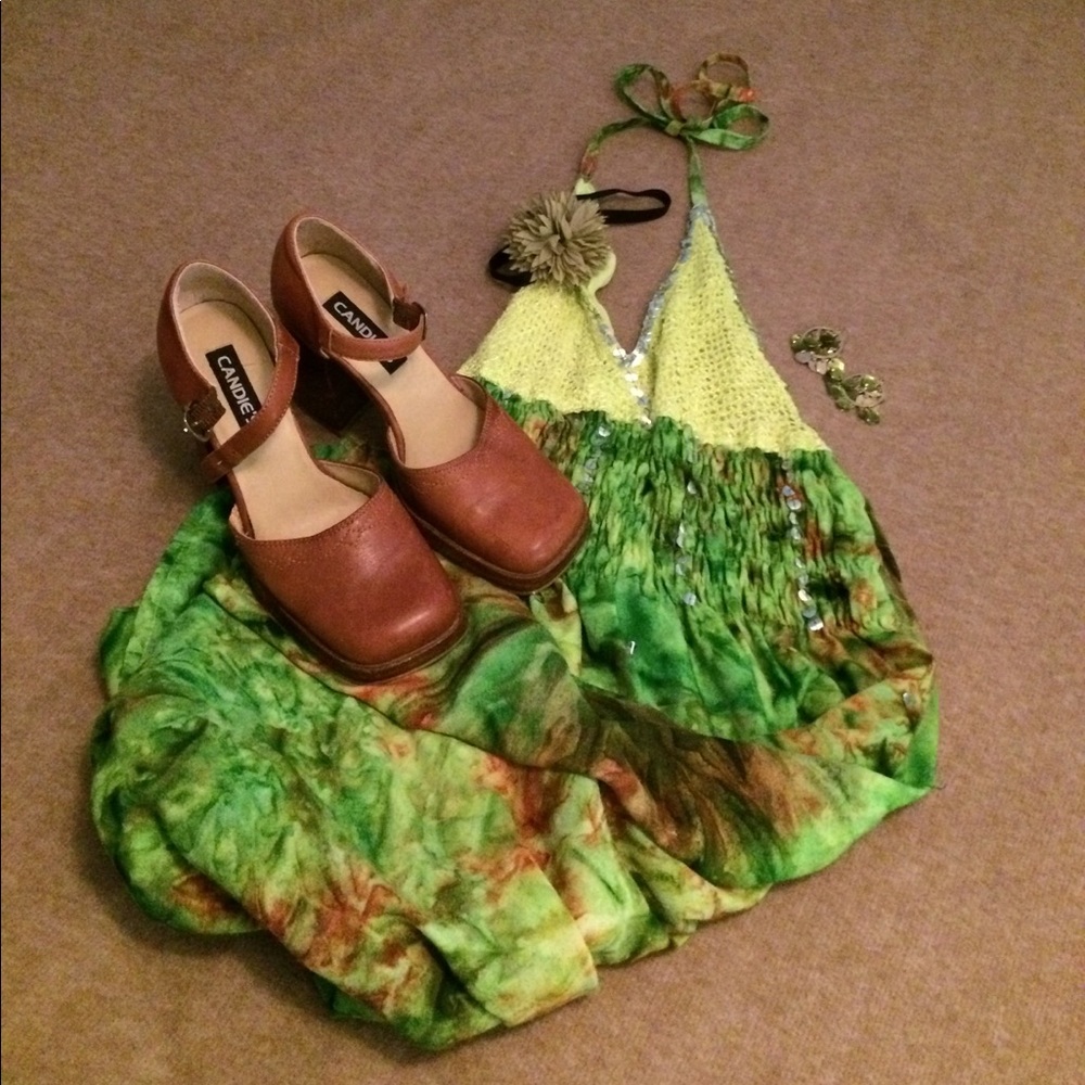 Pagoda tie-die sun dress.