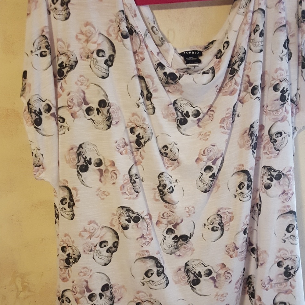 Torrid skull print tunic top & black dress bundle