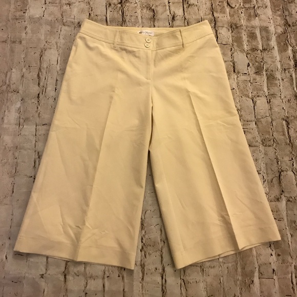 White House Black Market Pants - NWOT WHBM Ivory Cropped Pant Sz 12