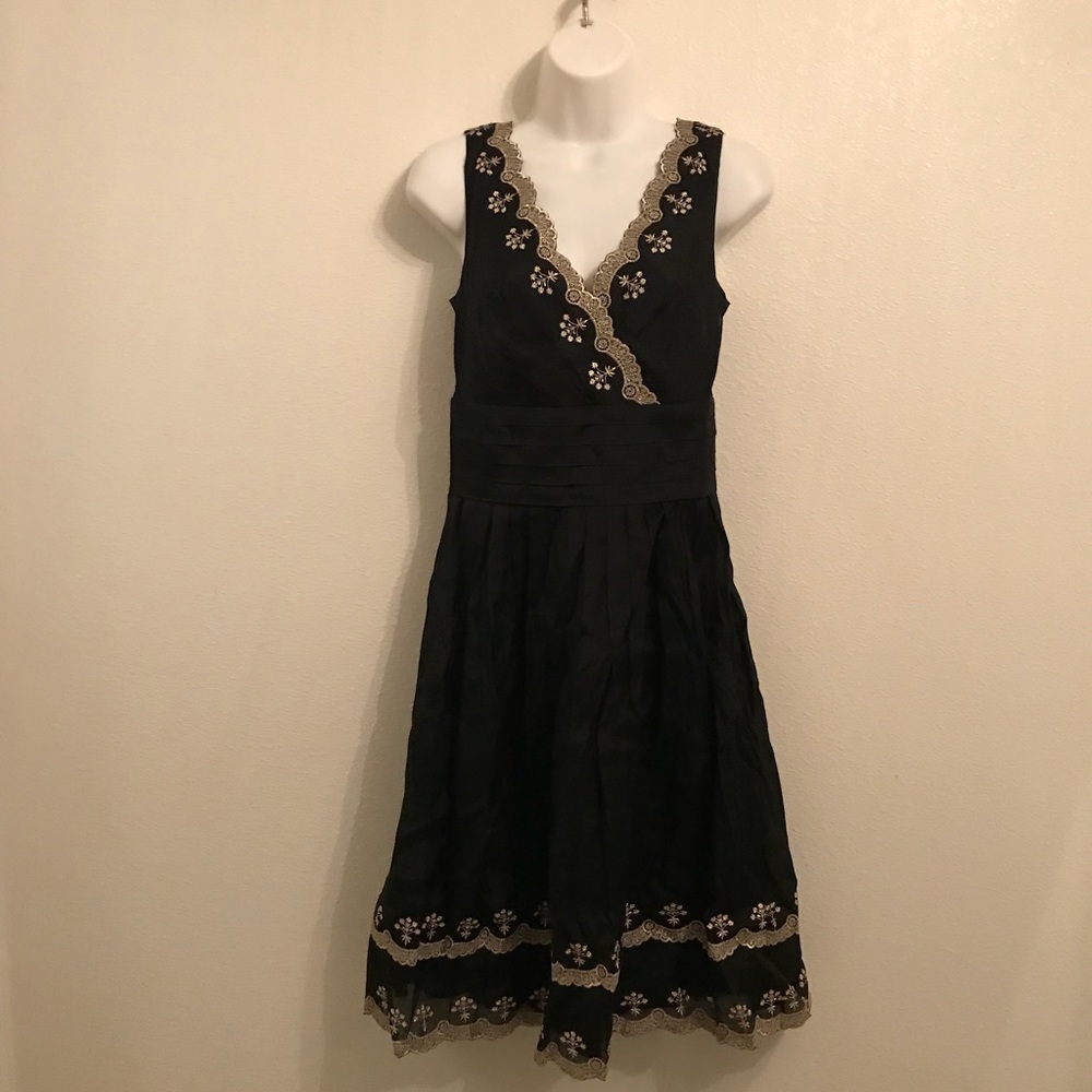 Ann Taylor Black Gold Dress Size 0