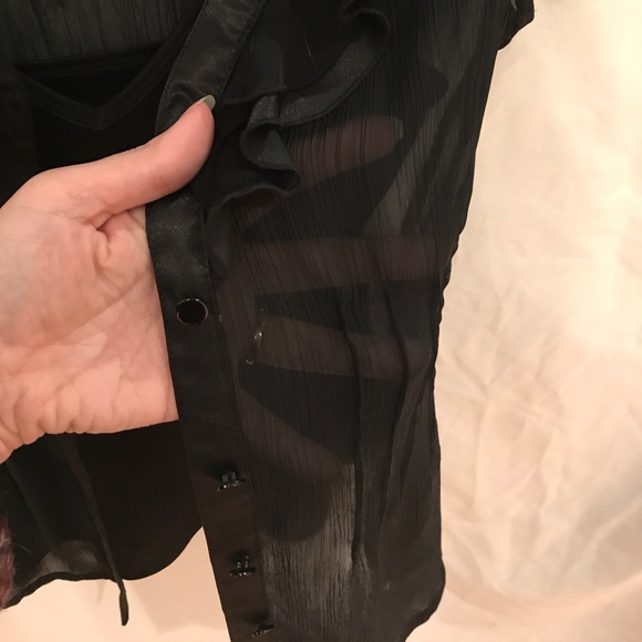 Satin Ruffle Collared Blouse w/Capped Sleeves - Picture 5 of 8