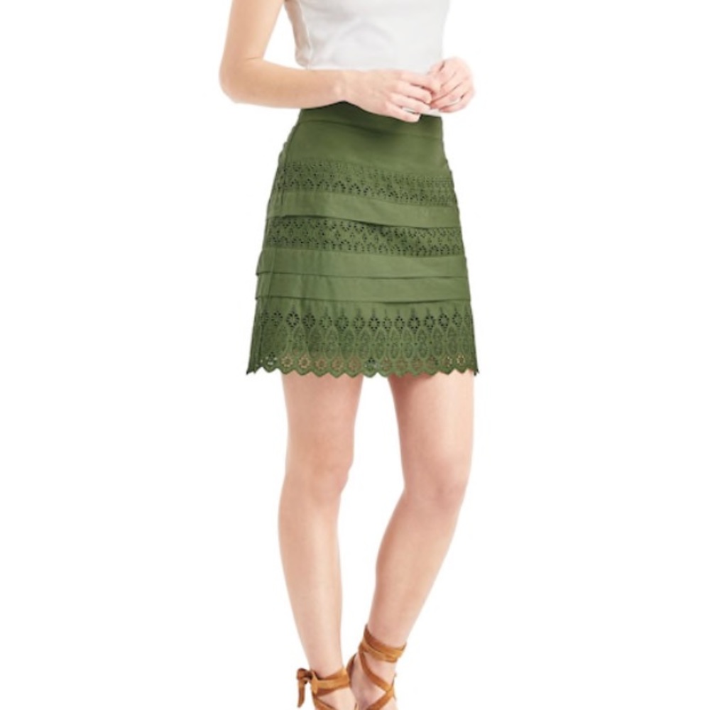 Gap skirt