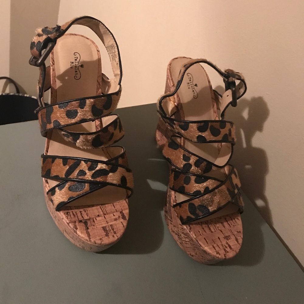 Shoes - Picture 2 of 3