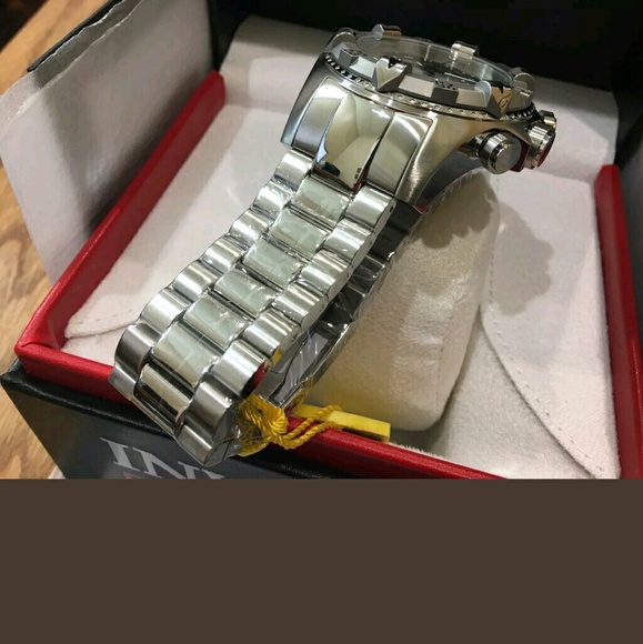 Big sale,$1,700 Invicta Swiss chronograph watch - Picture 2 of 5