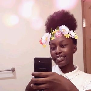 Meet your Posher, Alexis