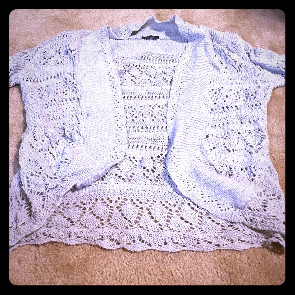 Crocheted grey short sleeve shrug