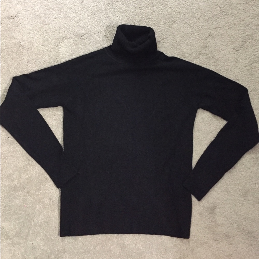 Women's Black Radzoli turtleneck top Size L