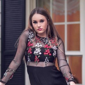 Meet your Posher, Chloe