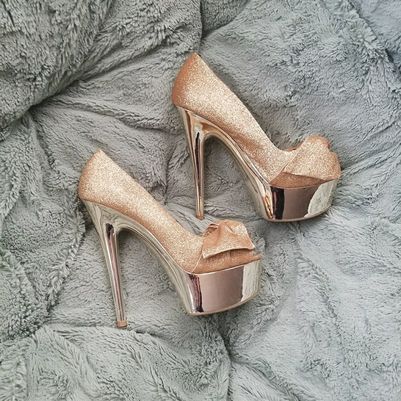 Gold Steve Madden Heels *Make an offer* - Picture 2 of 5