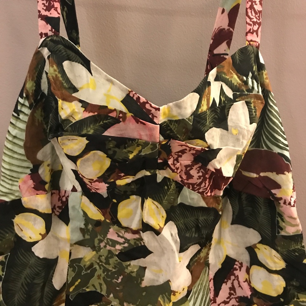 Tank - Picture 2 of 5