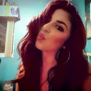 Meet your Posher, Alyssa