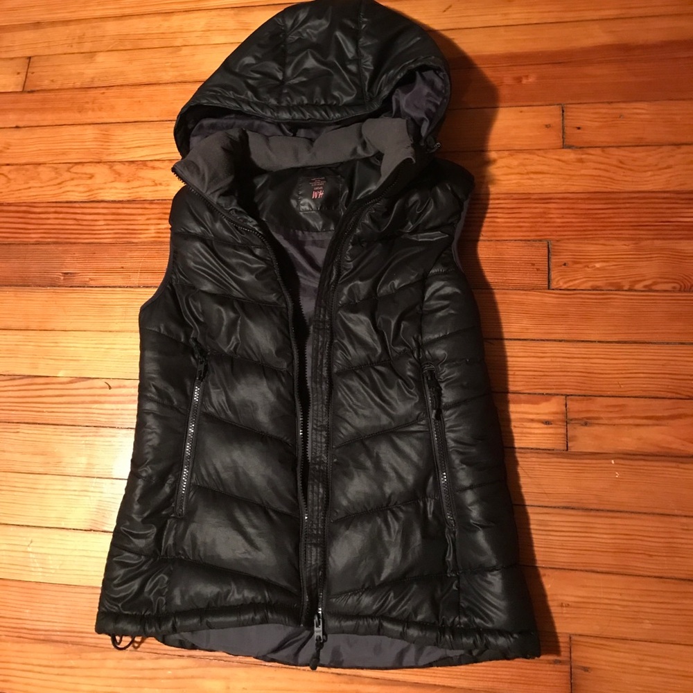 H&M black vest