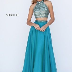 Sherri hill// PLS BUY THIS😭😭😭
