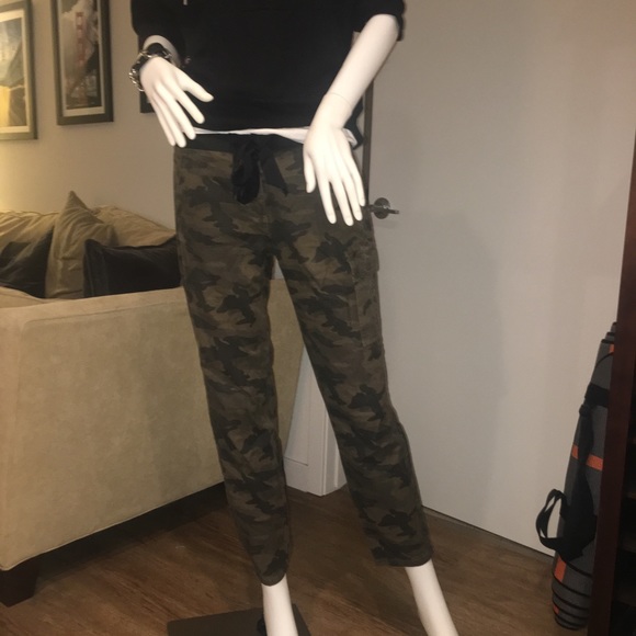 J Crew Camo Cargo Pants 