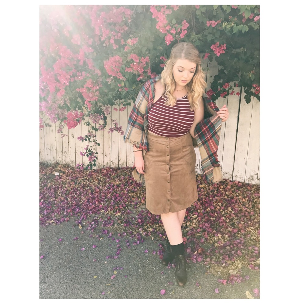 Max Studio Specialty Products tan skirt