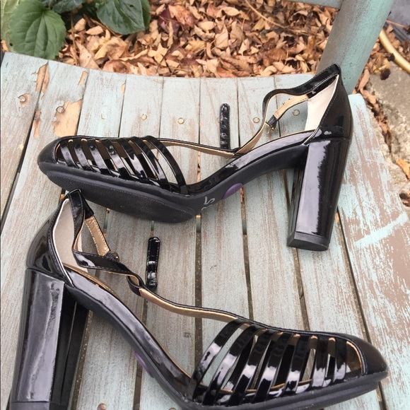 Women's me Too Black Chunky Leather Heels 8.5M NEW - Picture 2 of 5