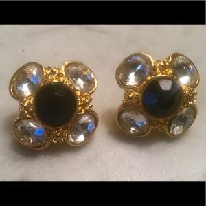 CLASSY STUD EARRINGS ❤️ NWOT