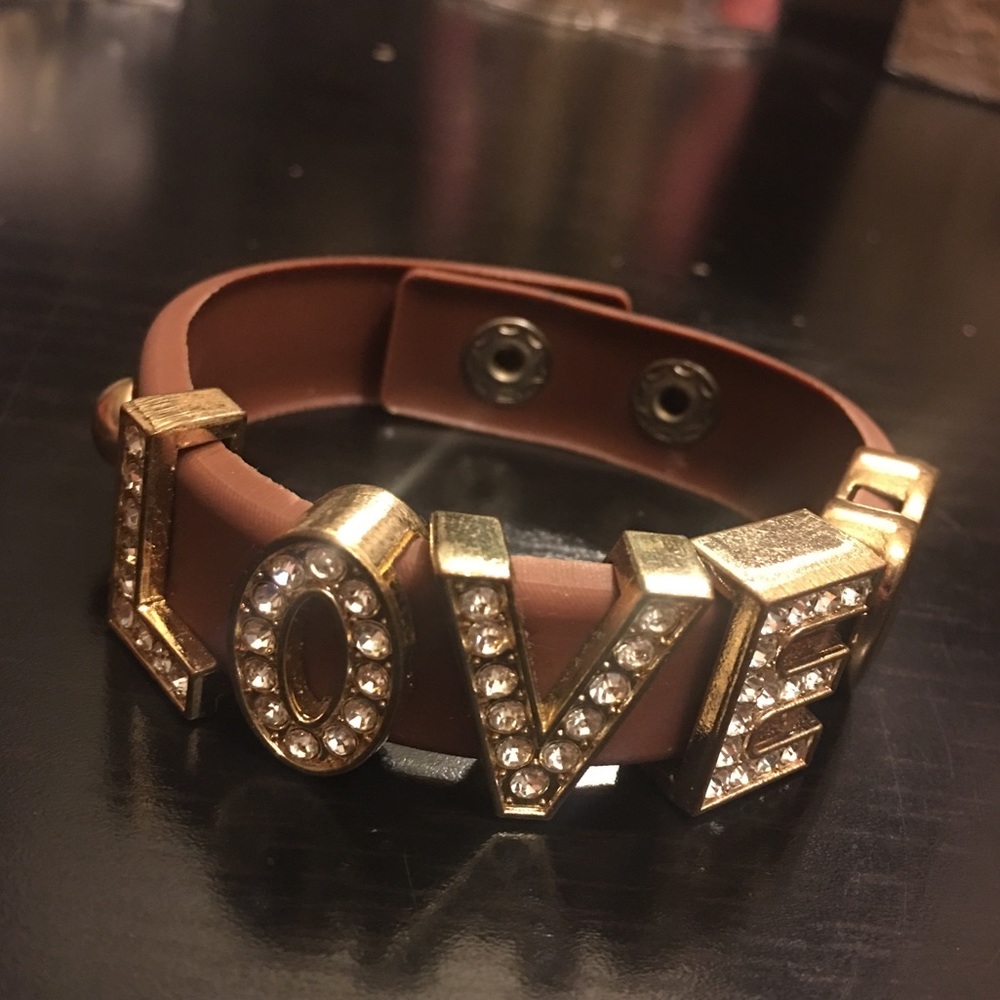 LOVE 💚 bracelet