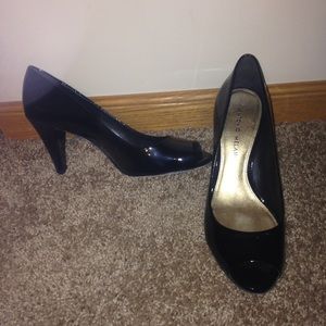 Antonio Melani Black Patent Leather PeepToe Heel 8