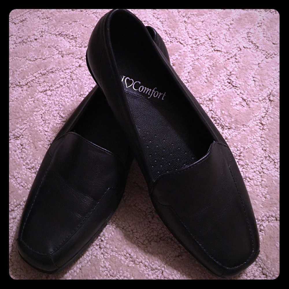 I love comfort black leather flats.