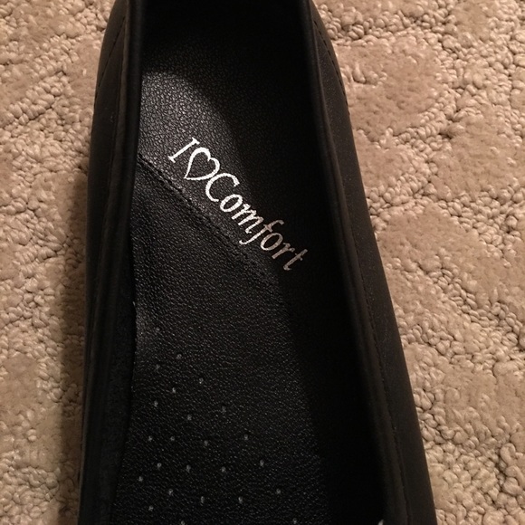 I love comfort black leather flats. - Picture 4 of 4