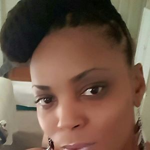 Meet your Posher, Monique