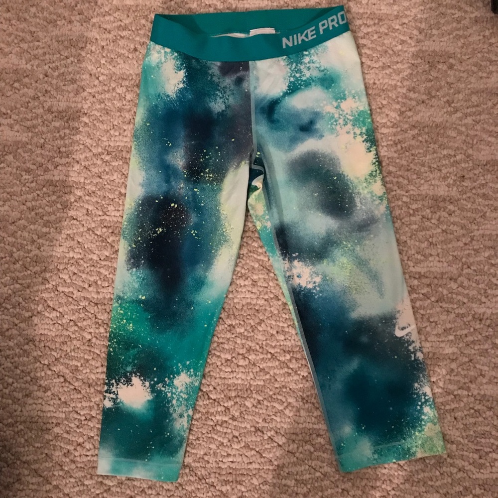 NWOT NIKE LEGGINGS
