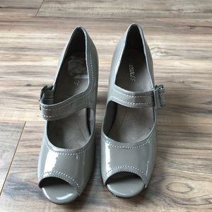 Aerosoles Patent Peep-toe Heels Size 10