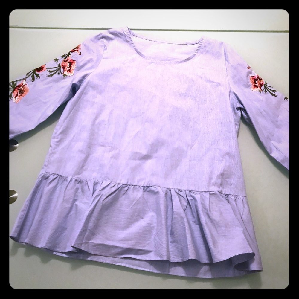 NWOT meitsu top with embroidery