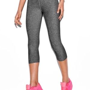 Cropped gray Victoria Secret leggings!