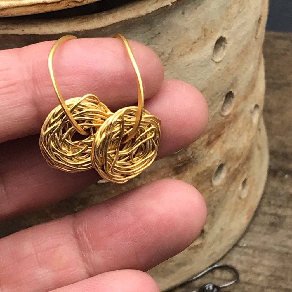 Swirl earrings with 24 karat gold on silver - Picture 5 of 6