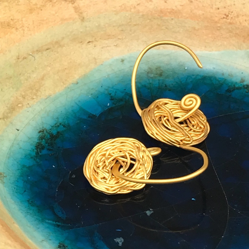 Swirl earrings with 24 karat gold on silver - Picture 6 of 6