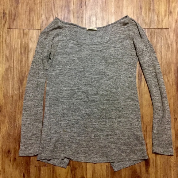 Lightweight oversized grey knit with open back - Picture 2 of 5